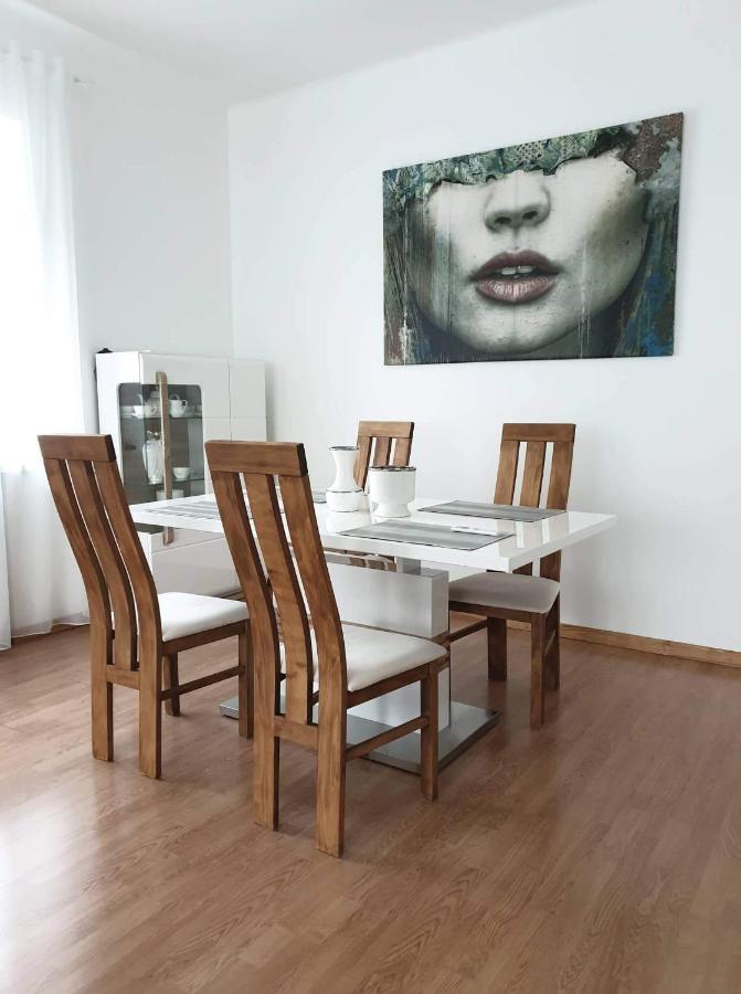 Petro Delux Apartments Center Kaunas Eksteriør billede